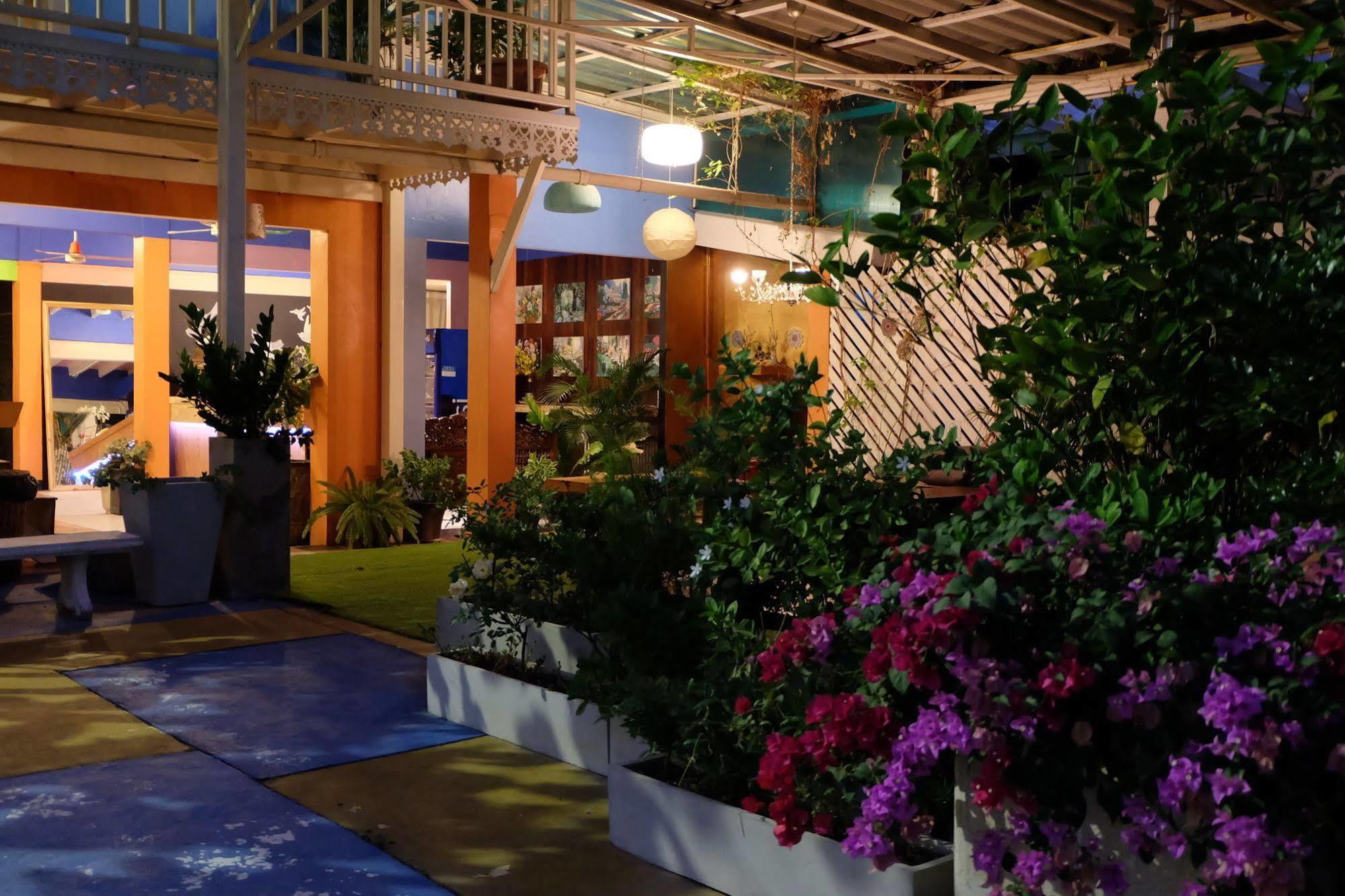 Hotel Issara House Bangkok Exterior foto